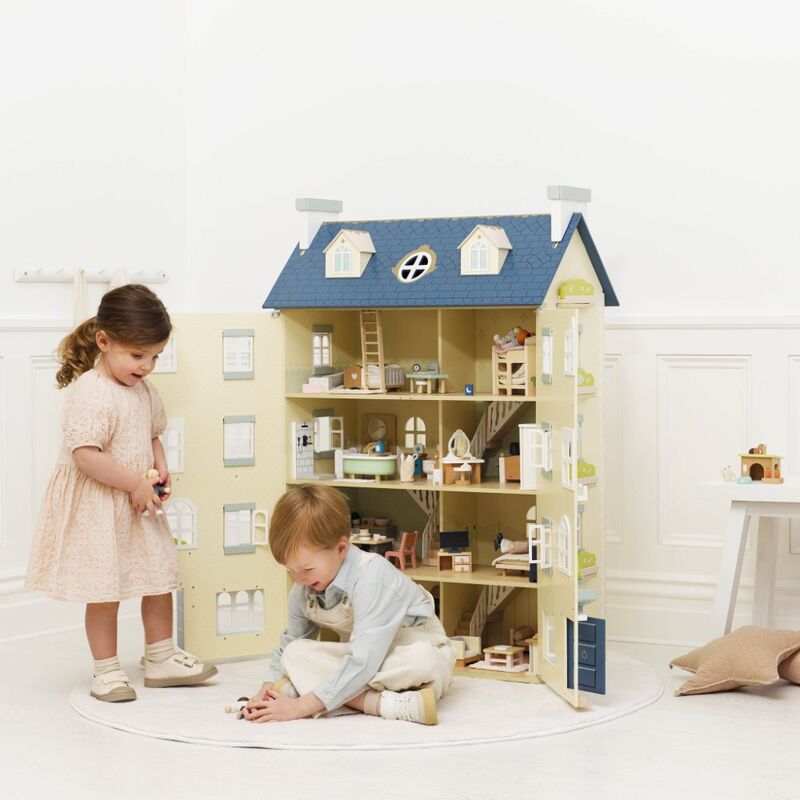 Dolls Houses and Furniture