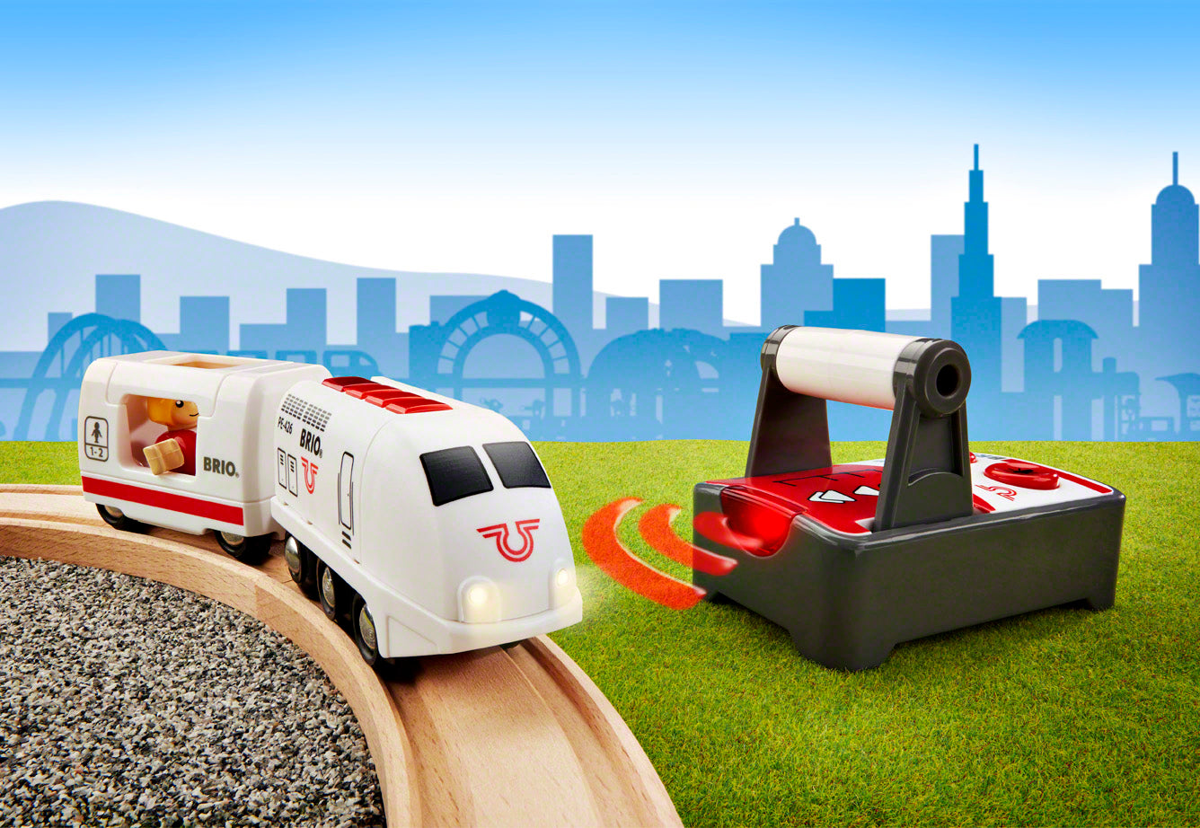 BRIO RC Travel Battery Train- 4 pieces