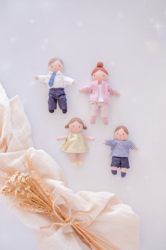 Tiny Doll Family of 4 (220601)