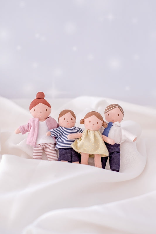 Tiny Doll Family of 4 (220601)
