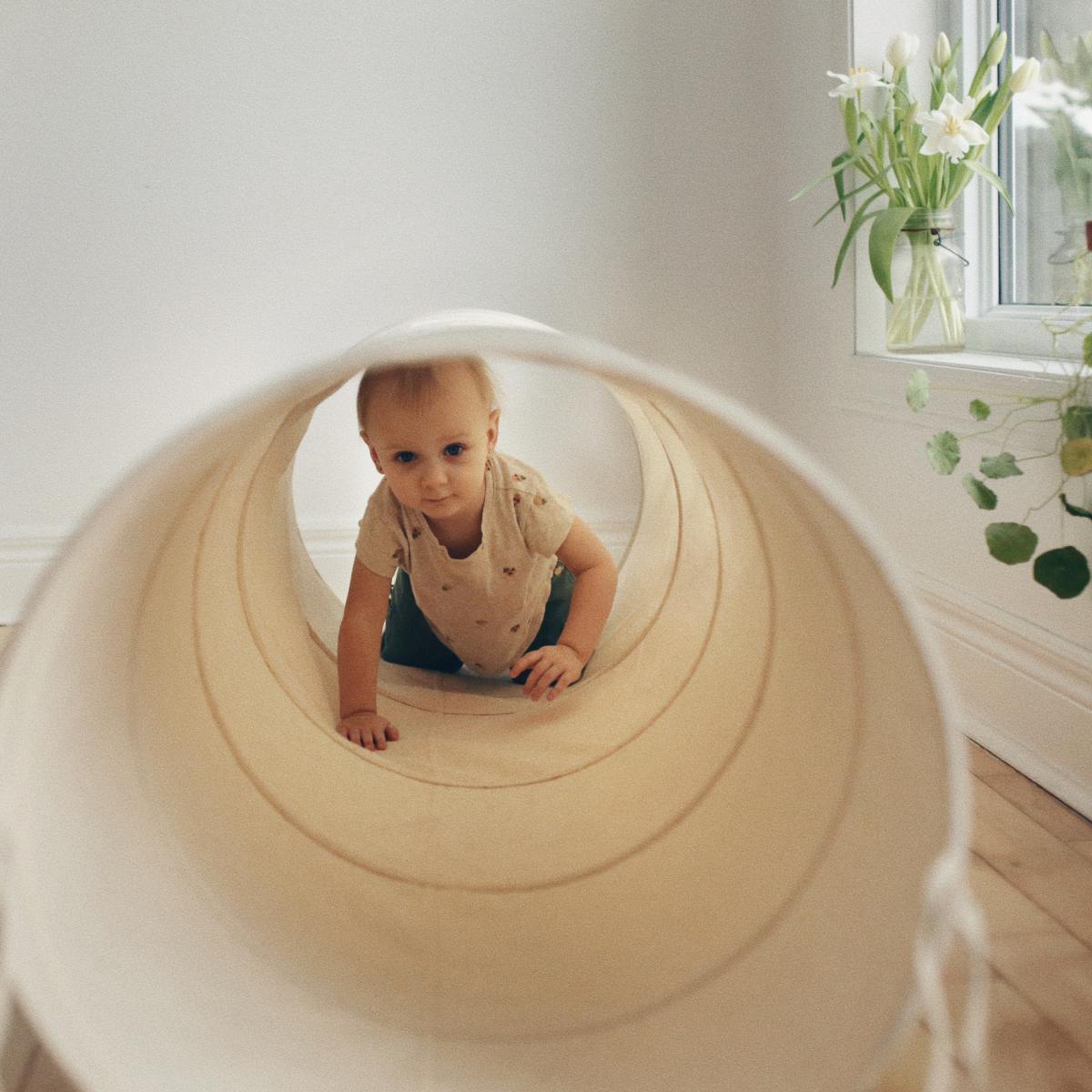 Play Tunnel