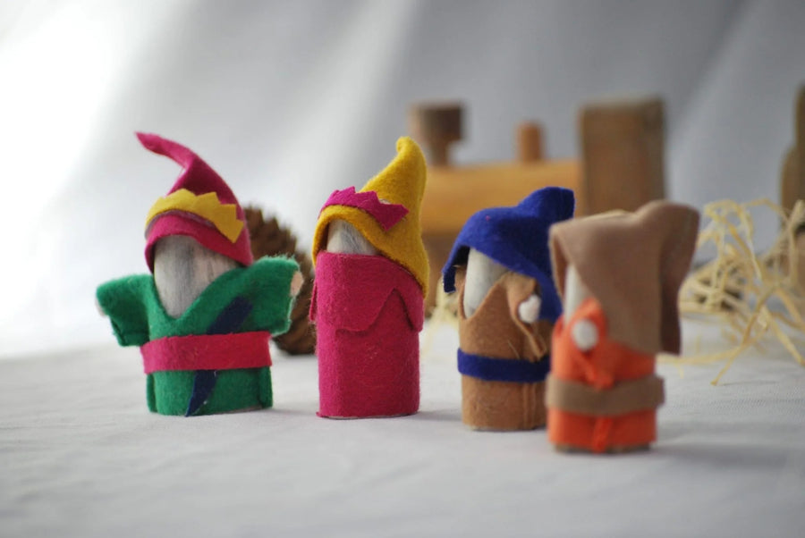 Wooden Knights Set of 4