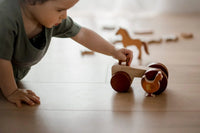 Qtoys Farm Animals Tractor Set