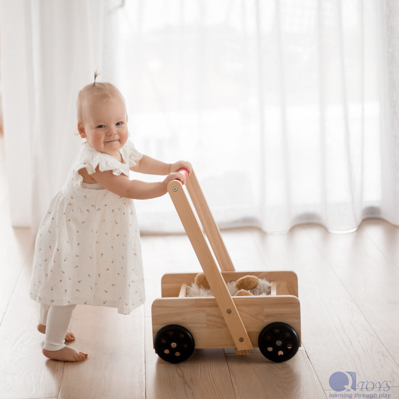 Qtoys Classic Baby Walker