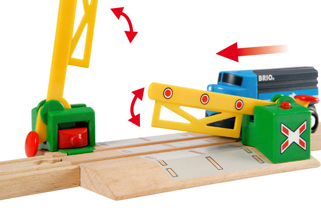 BRIO Tracks - Magnetic Action Crossing