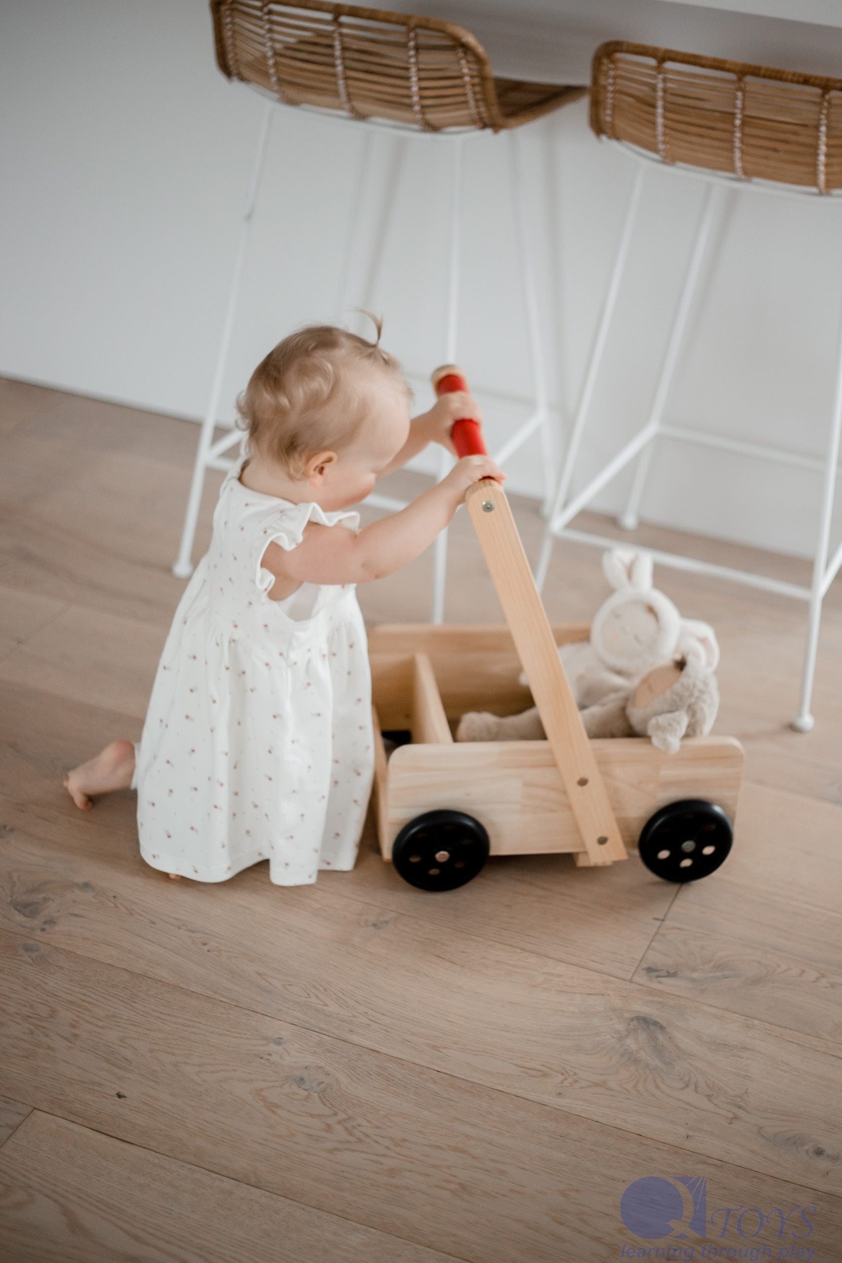 Qtoys Classic Baby Walker